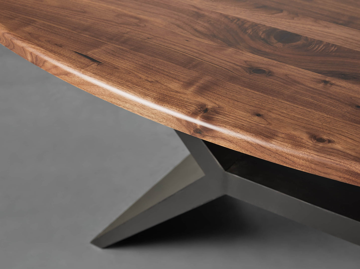 Jacob Oval Dining Table with Vertex Base