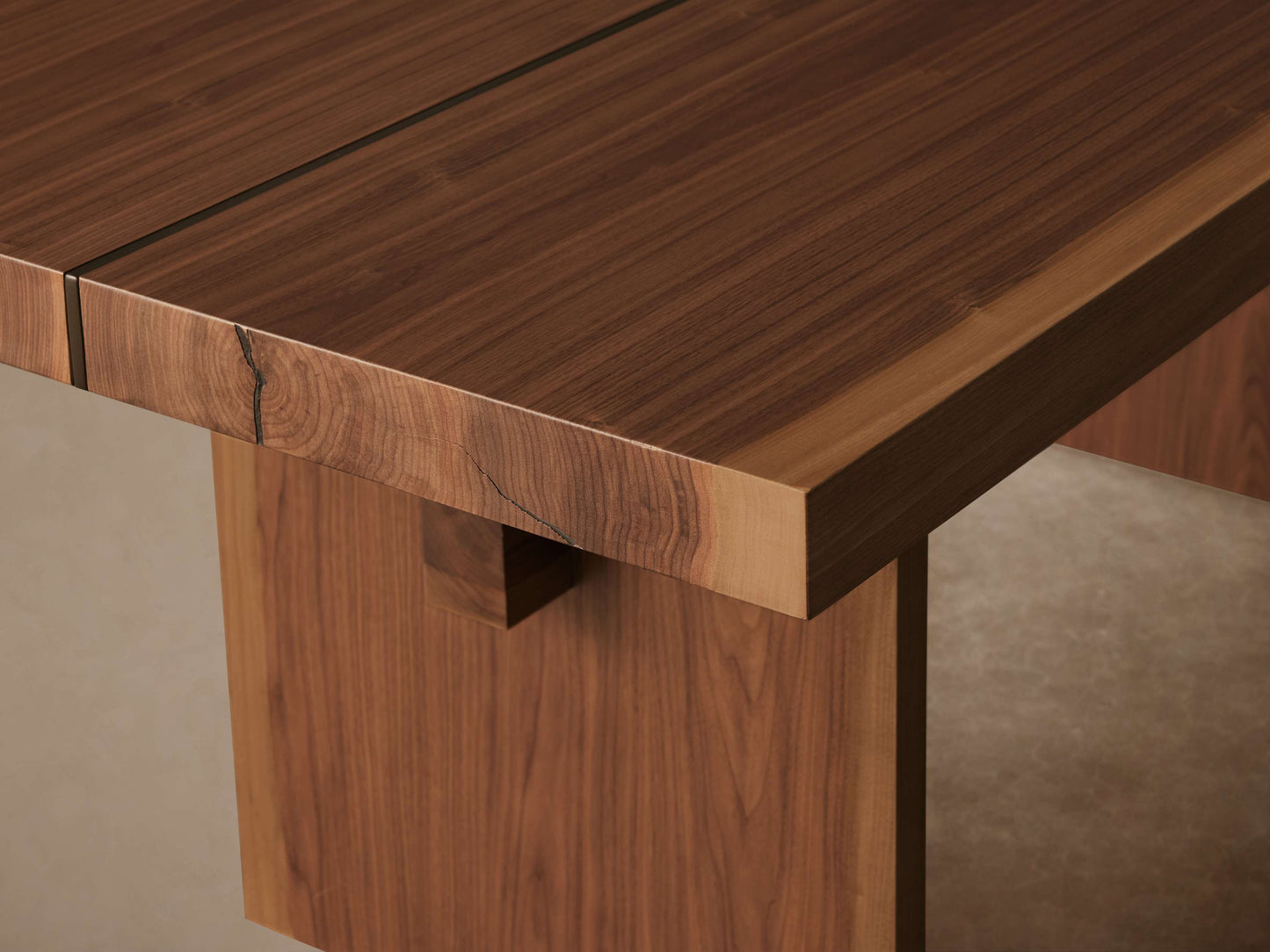 Mihaela Dining Table