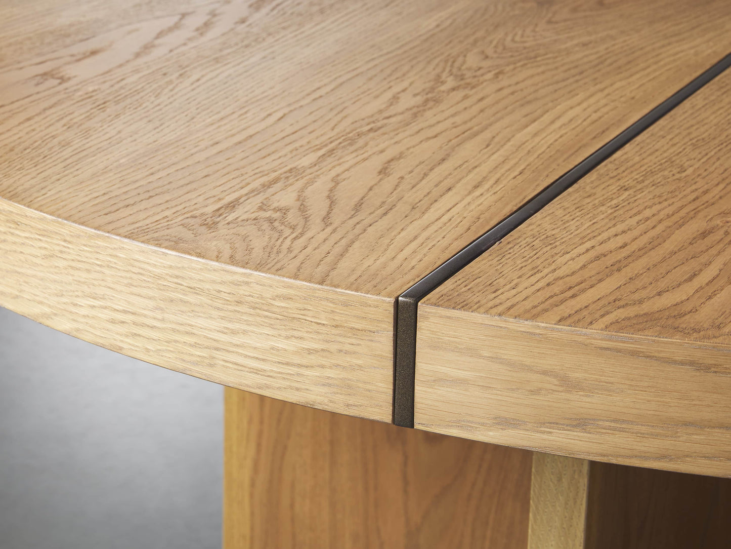 Mihaela Round Dining Table