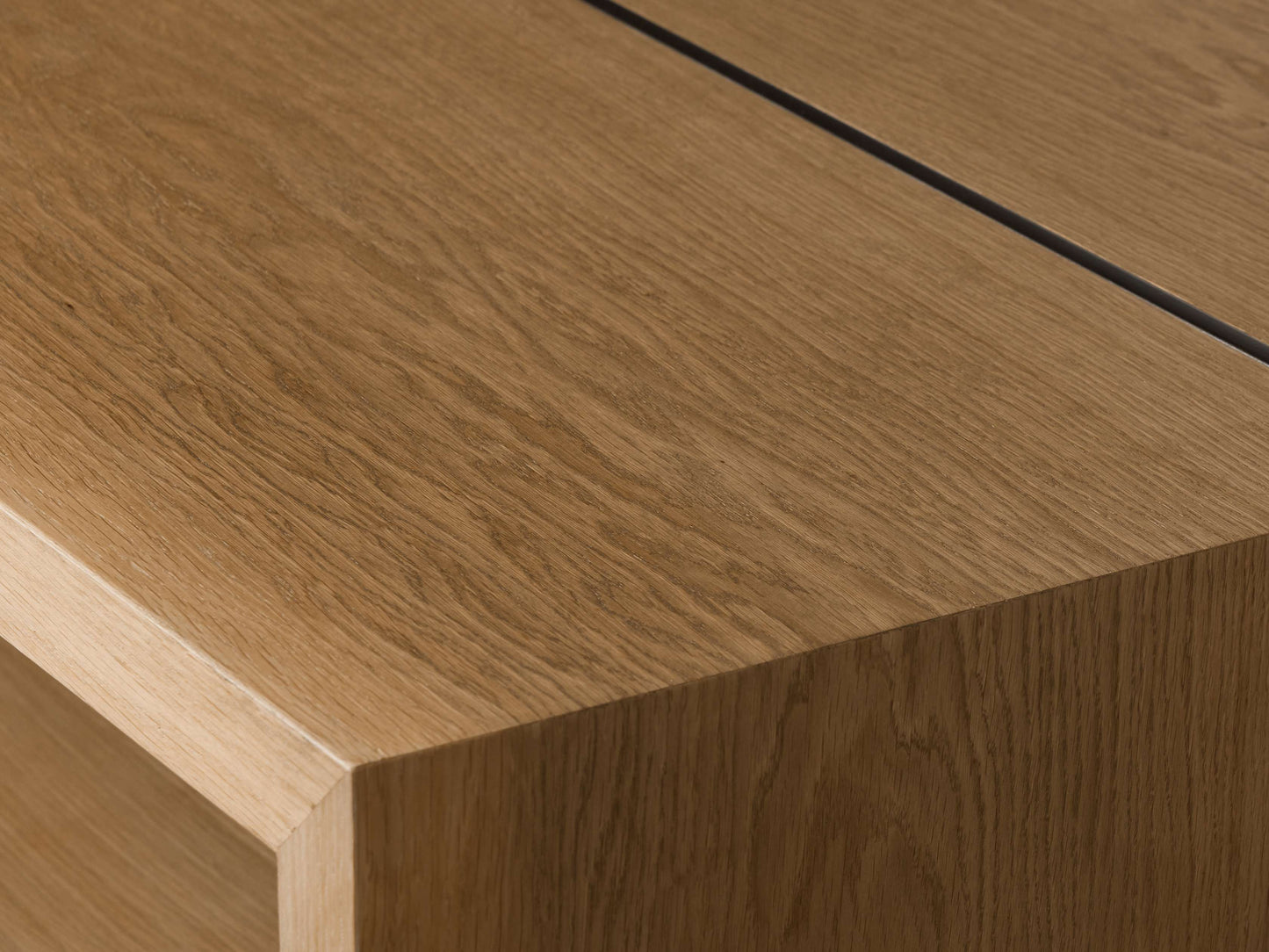 Mihaela Coffee Table in Vin Alb