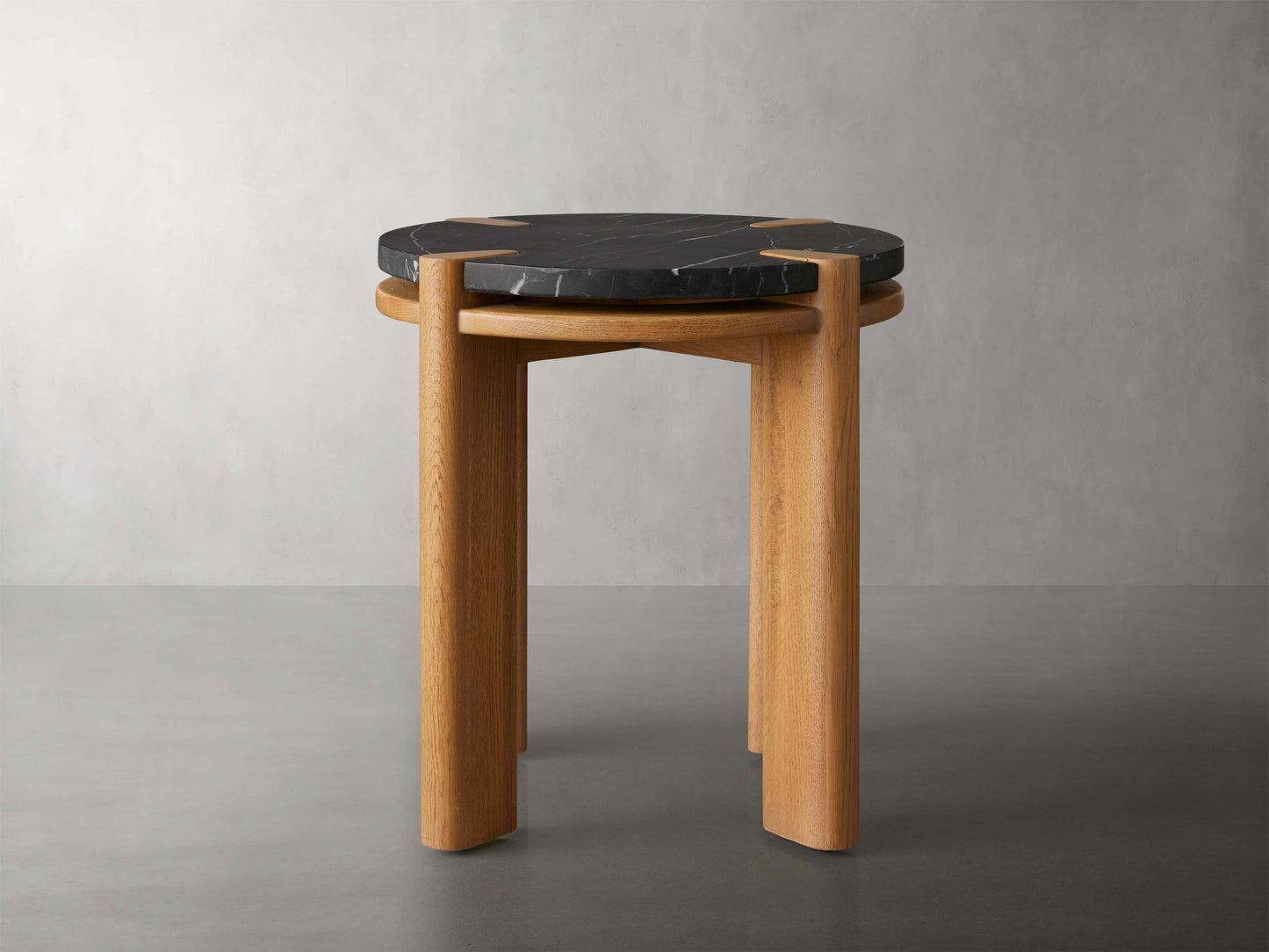 Pyet End Table