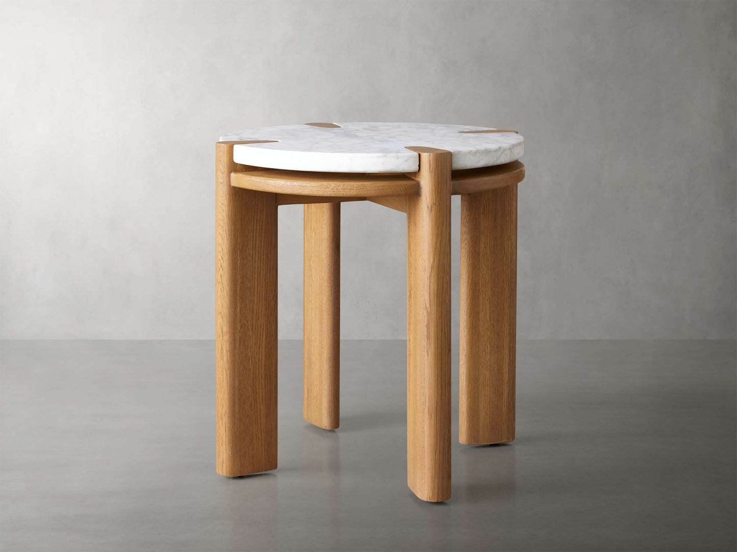 Pyet End Table