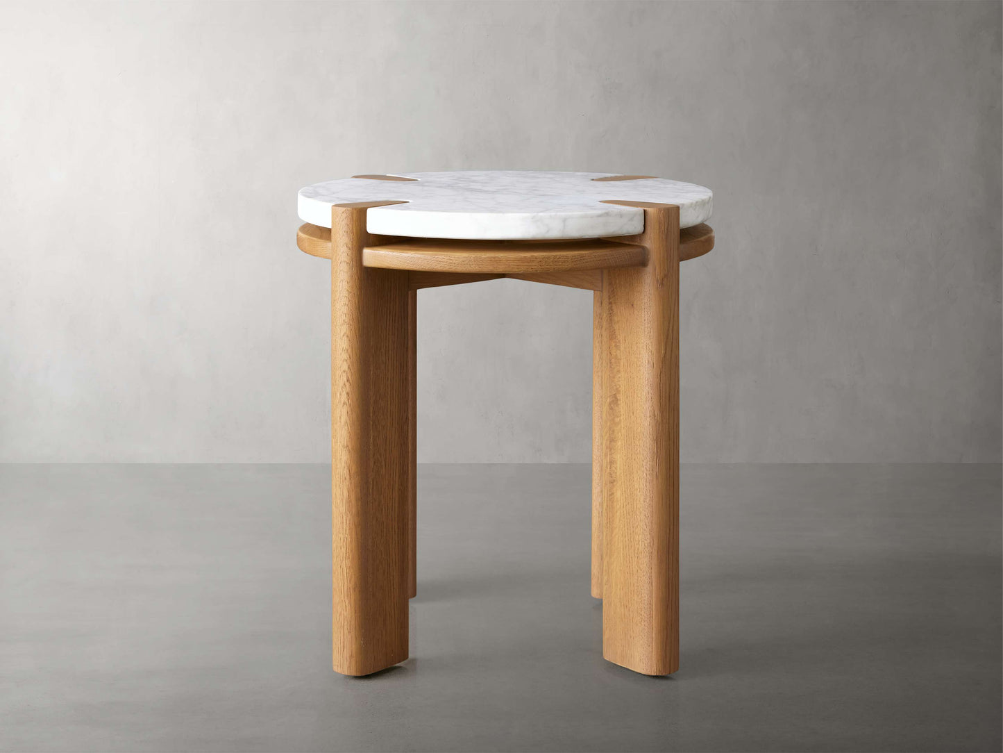Pyet End Table