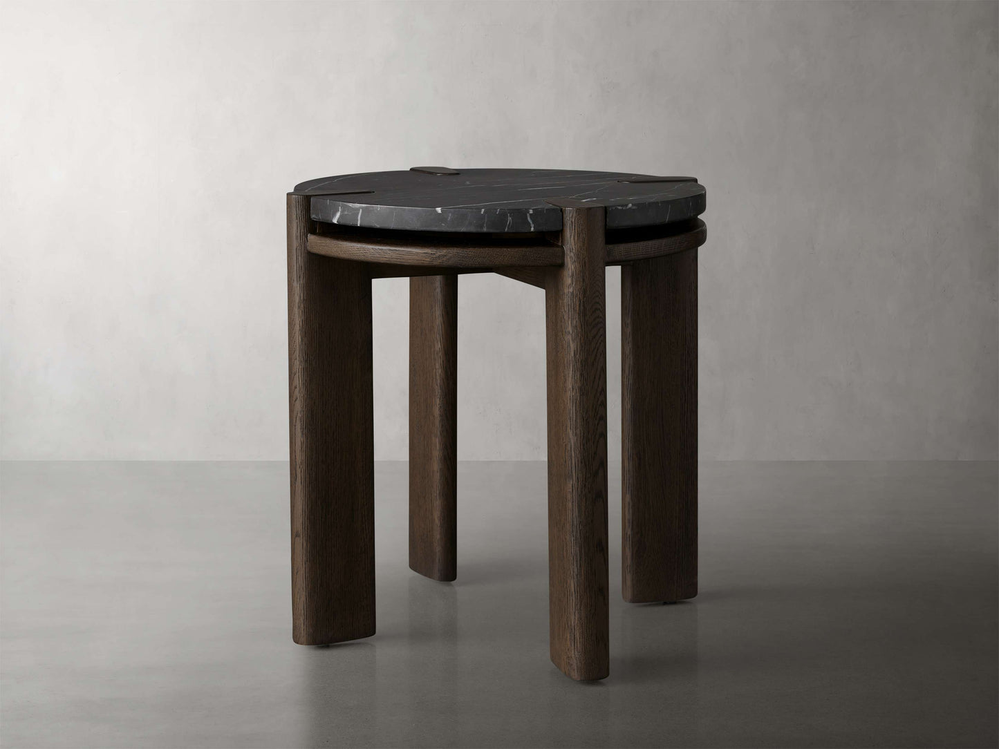 Pyet End Table