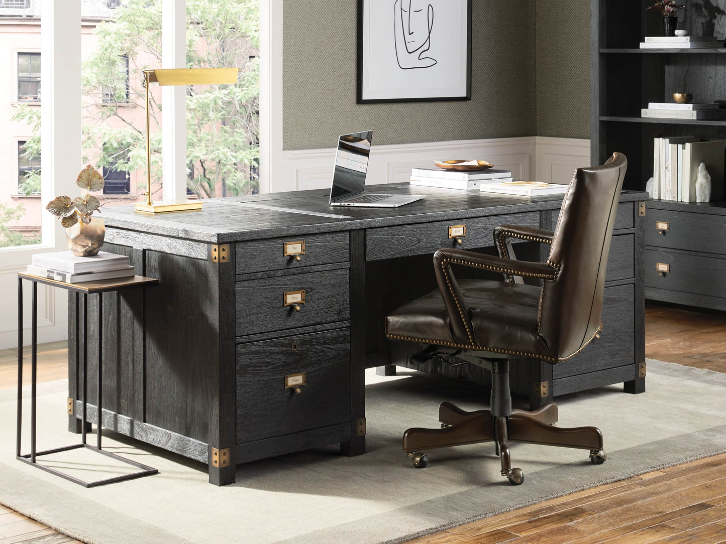 Telegraph Executive Desk