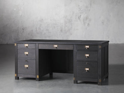 Telegraph Executive Desk