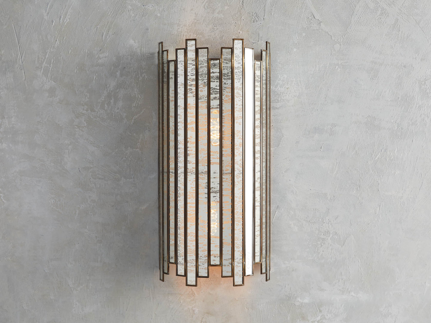 Laila Sconce