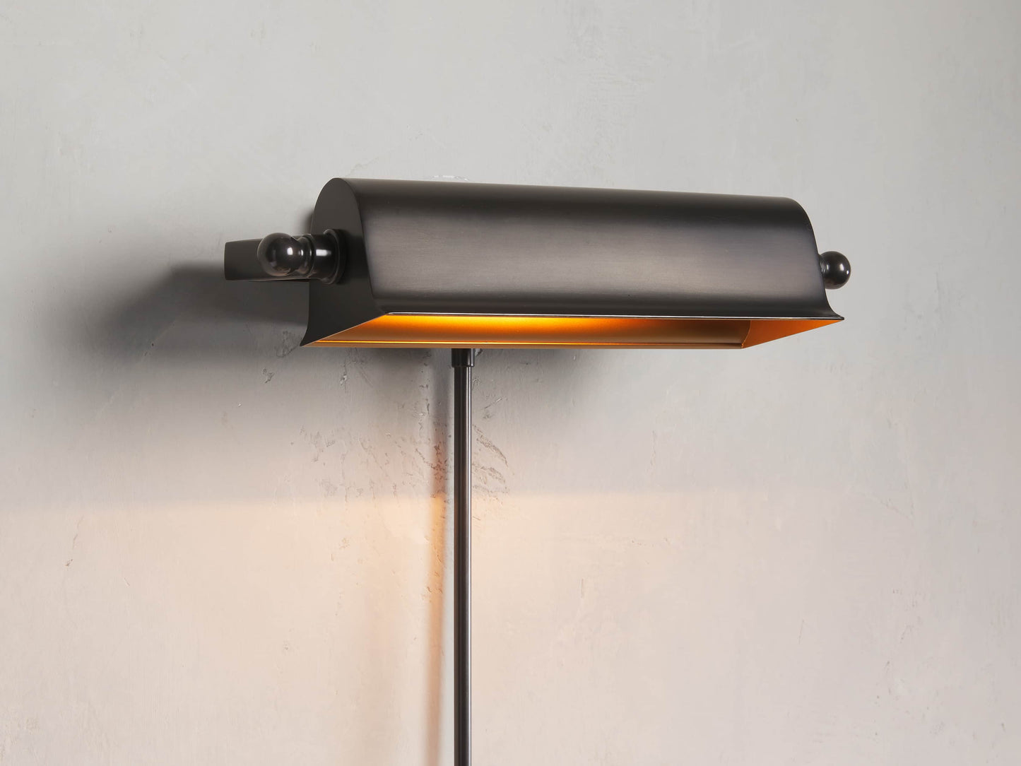 Tremont Picture Light