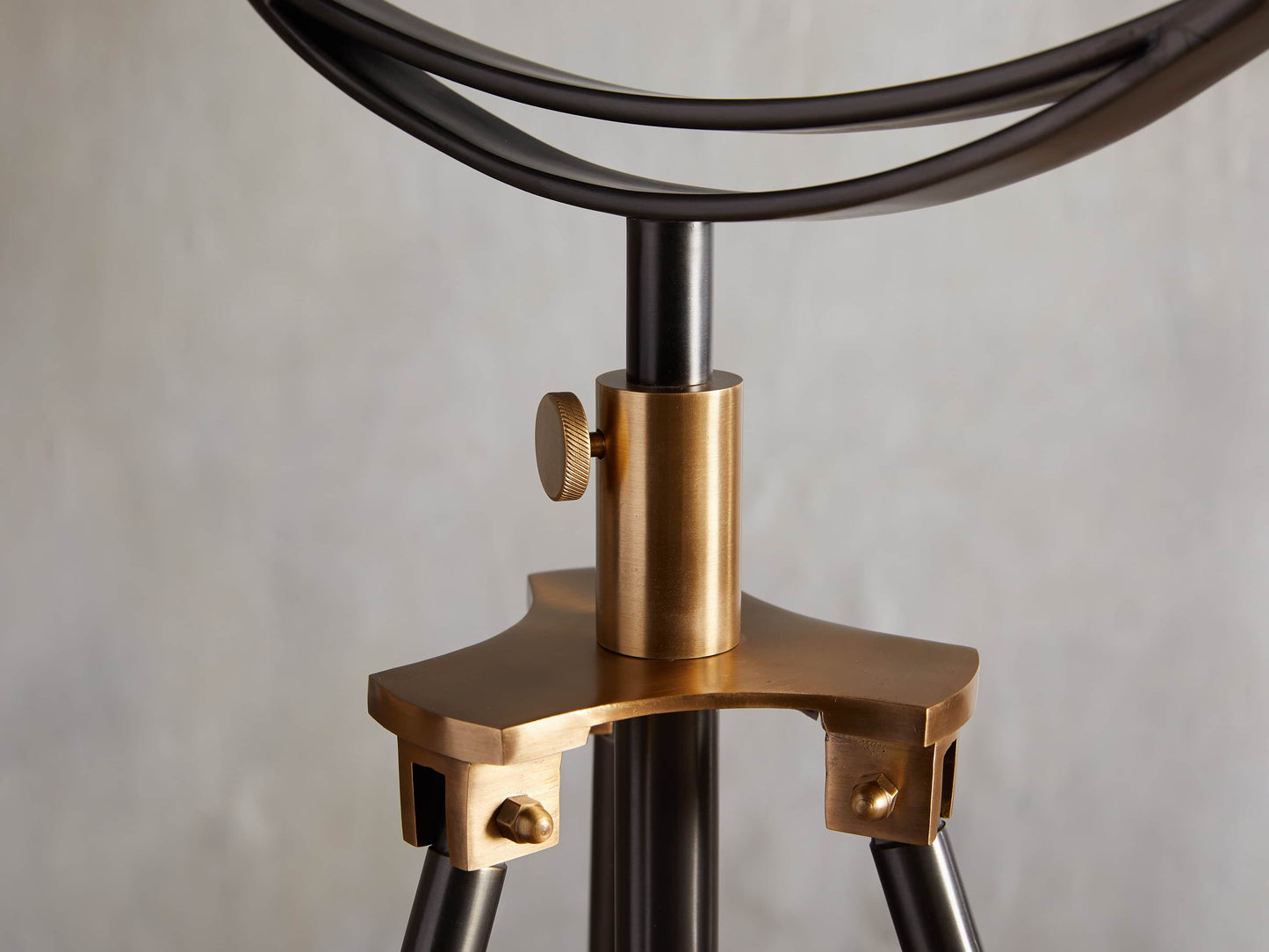 Retro Tripod Floor Lamp