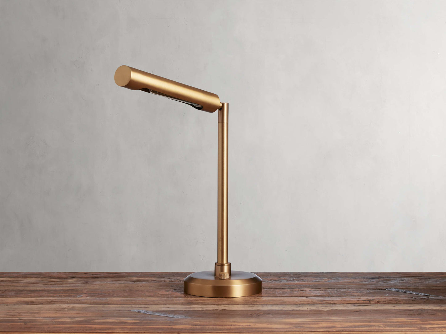 Elih Desk Lamp