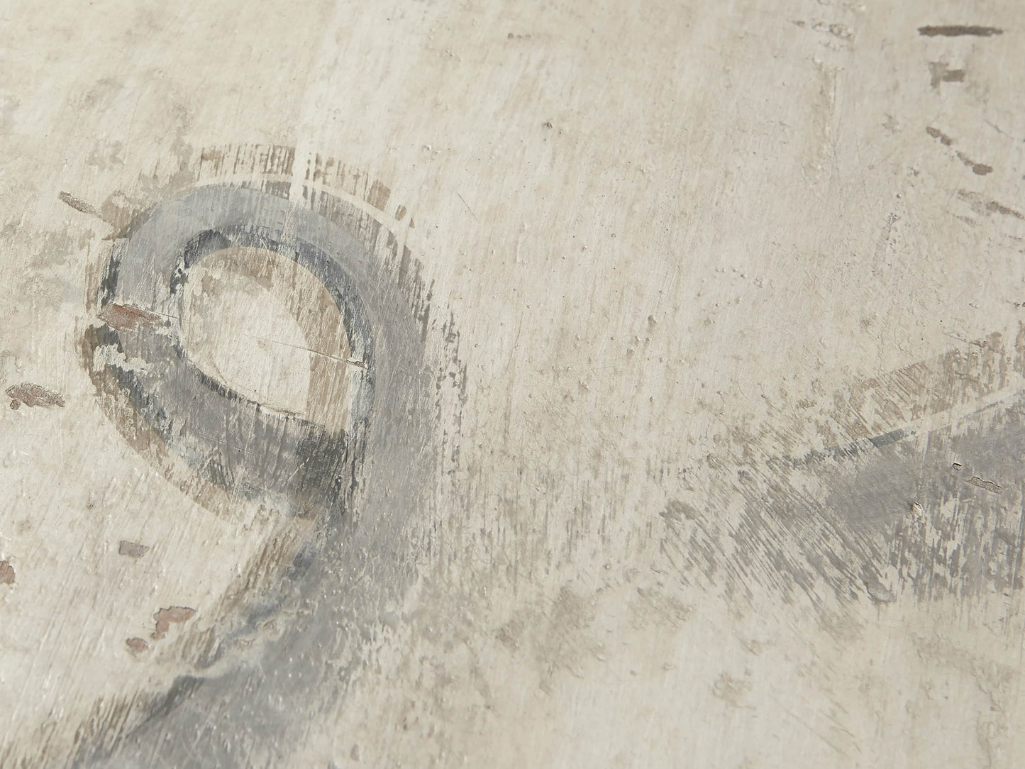 Biancca Center Scroll Bell’Arte Round Dining Table