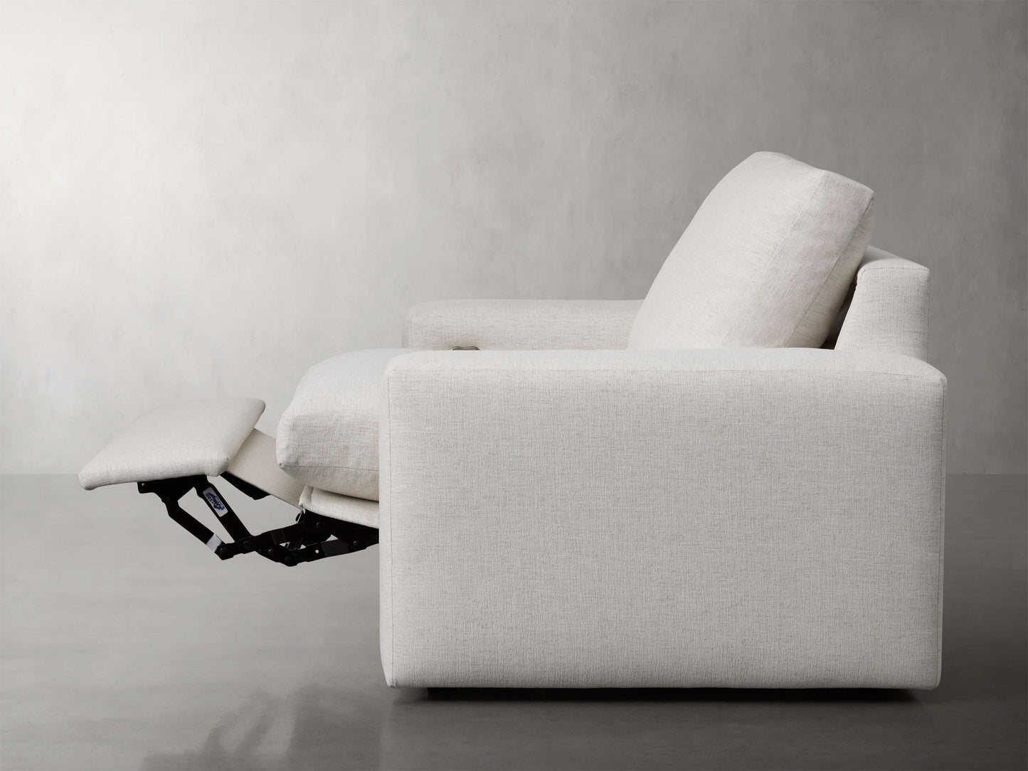 Kipton Wide Arm Motion Recliner