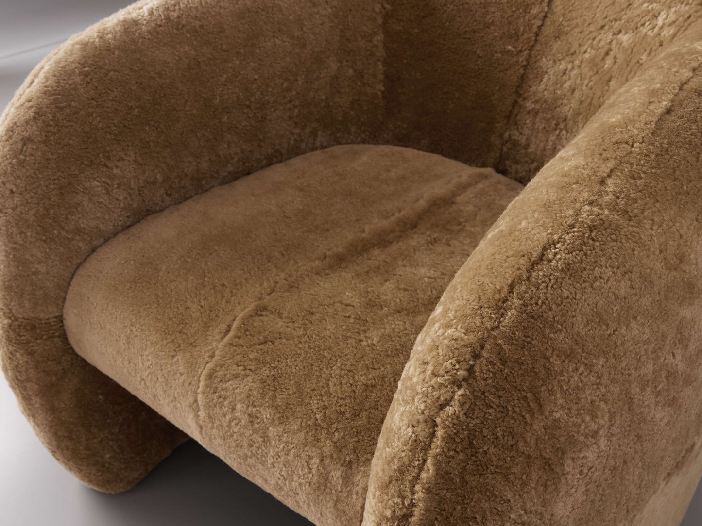 Fresno Shearling Floating Seat Chair